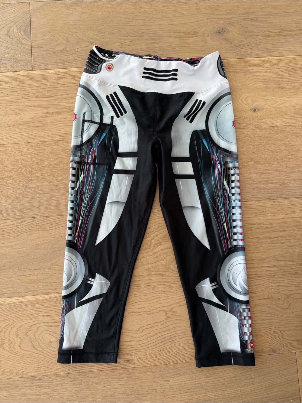 INKnBURN robot running leggings size 8